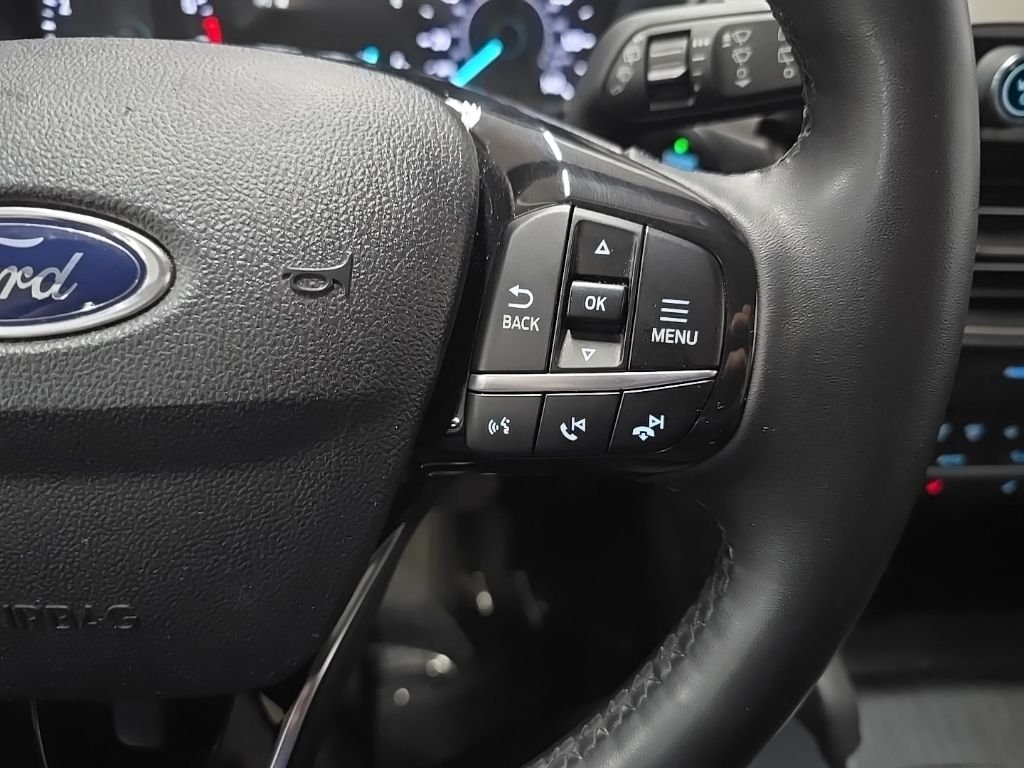Used 2022 Gray Ford SE image 24