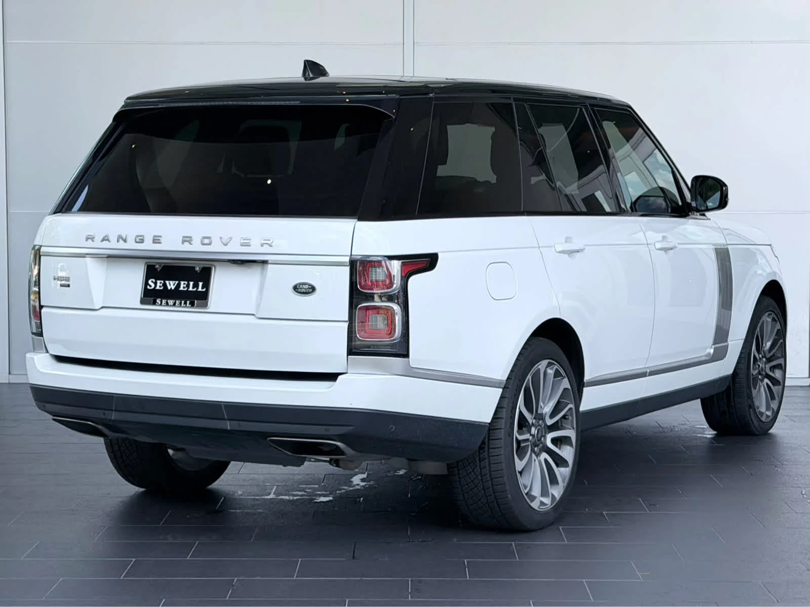 Used 2021  Land Rover Westminster image 4
