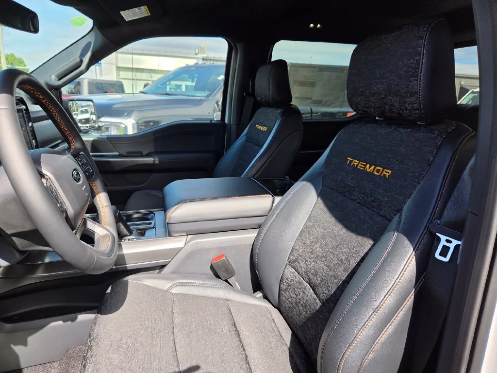 New 2026 Oxford White Ford Tremor® image 15