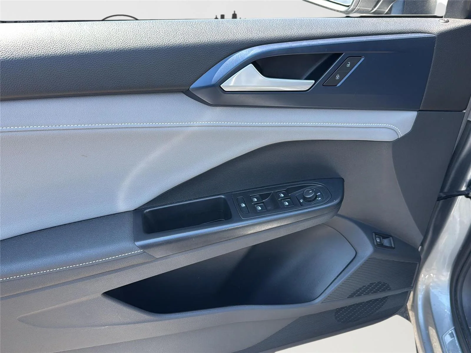 2024 Volkswagen Taos SE - Photo 11