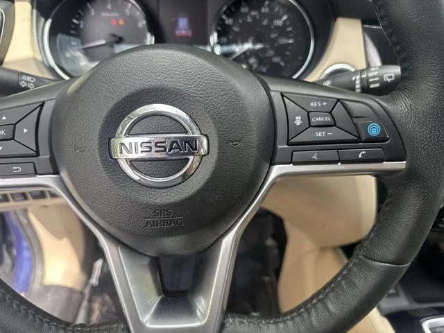 Used 2019 Blue Nissan SL image 18