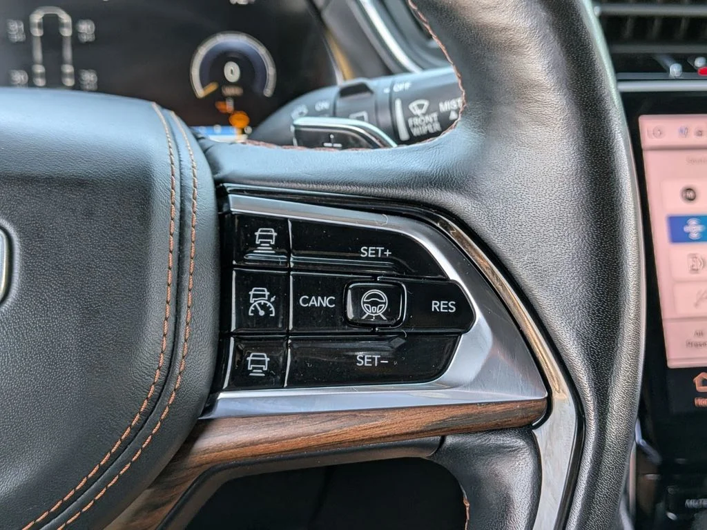 Used 2021 Black Jeep Summit image 17