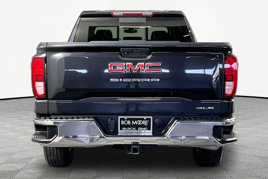 Used 2020 Black GMC SLE image 5