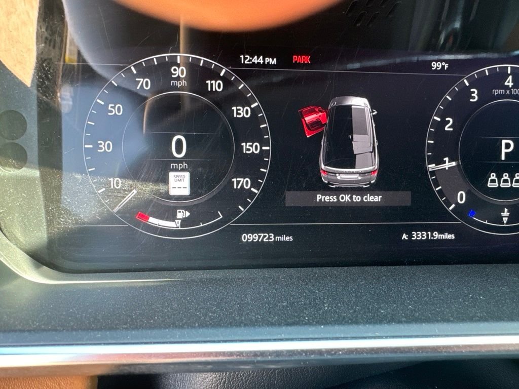 Used 2020 Black Land Rover HSE Dynamic image 9