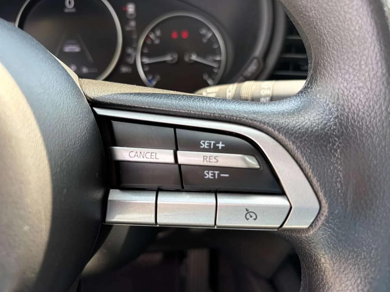 Used 2023  Mazda GX image 25