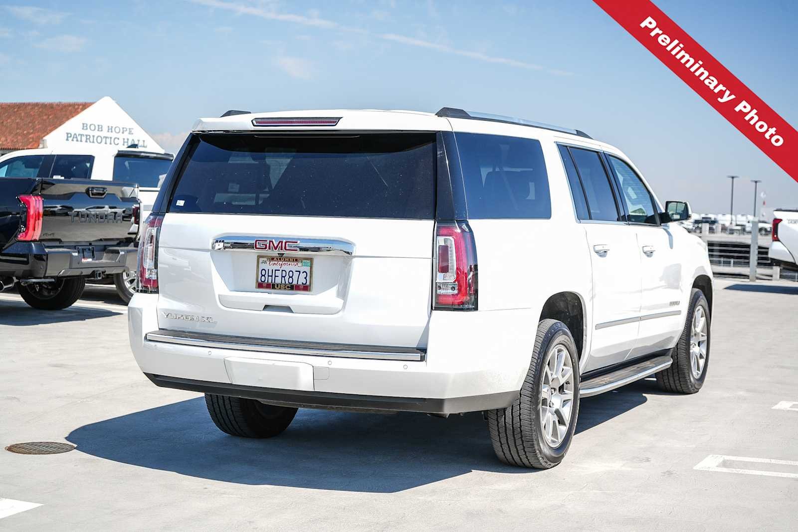 Used 2019 White Frost Tricoat GMC Denali image 6