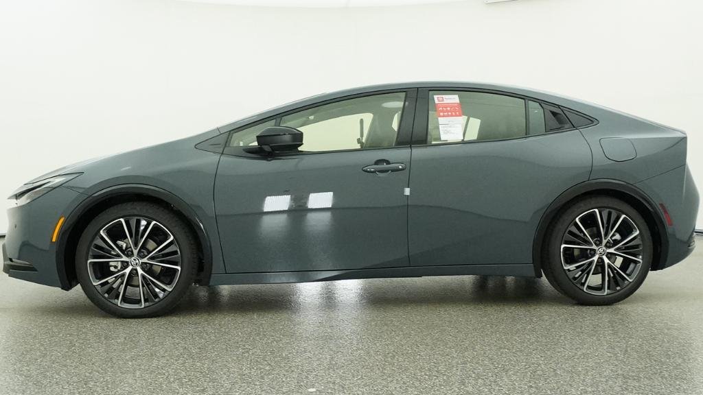 New 2026 Guardian Gray Toyota XLE image 17