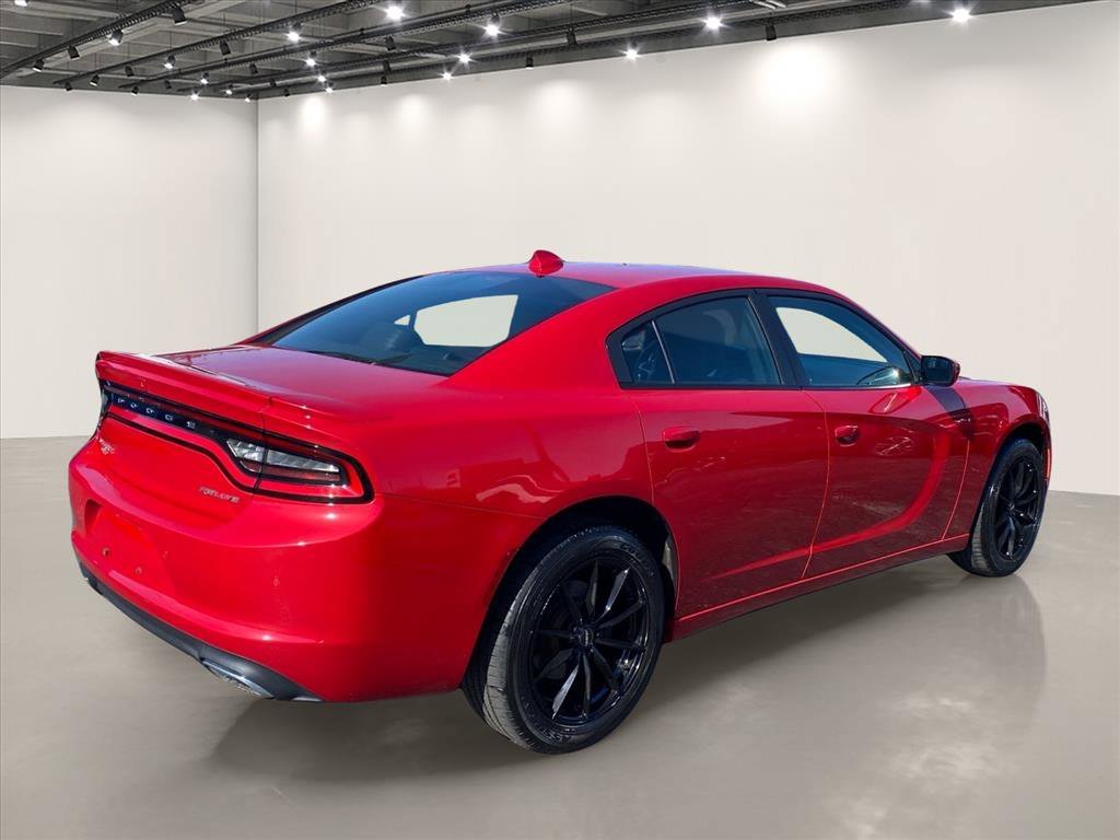 Used 2015 Redline Red Tricoat Pearl Dodge SXT image 7