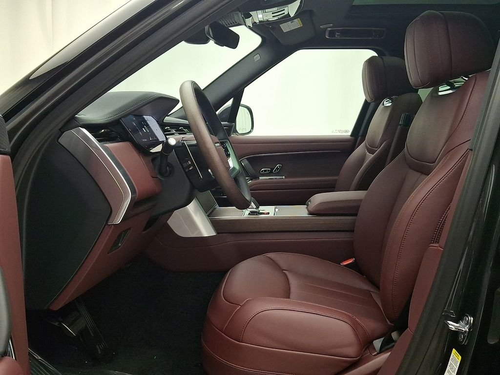 New 2026 Carpathian Grey Land Rover SE image 10