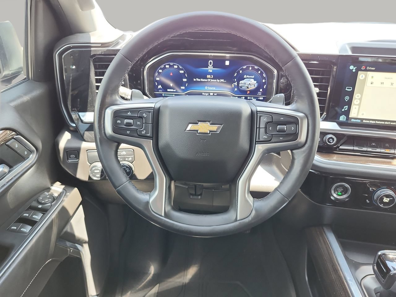 Used 2022 Summit White Chevrolet LT image 13