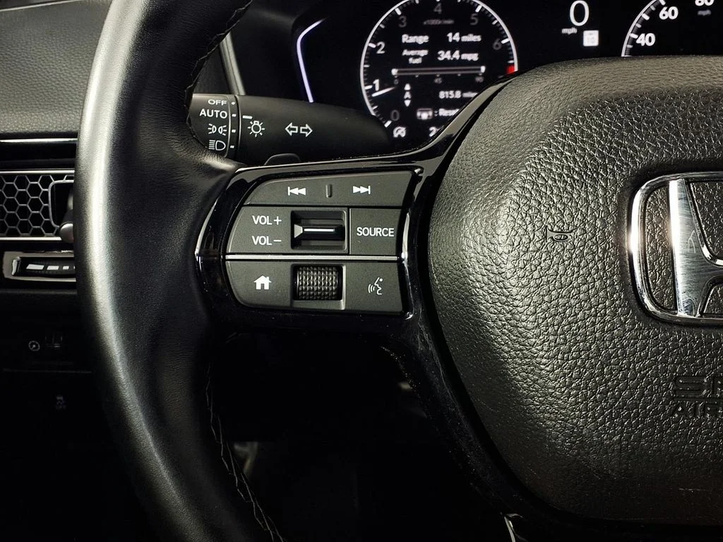 Used 2025  Honda Sport image 18