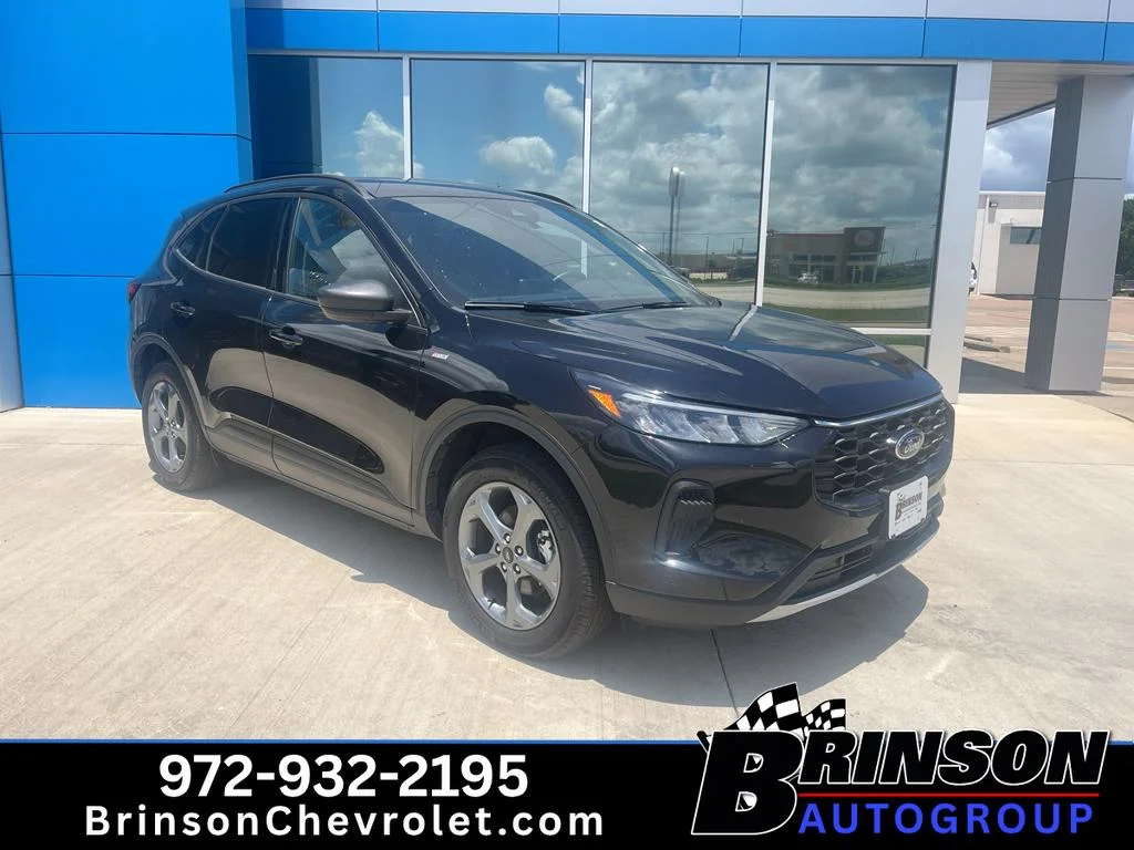 Used 2025 Agate Black Metallic Ford ST-Line image 3
