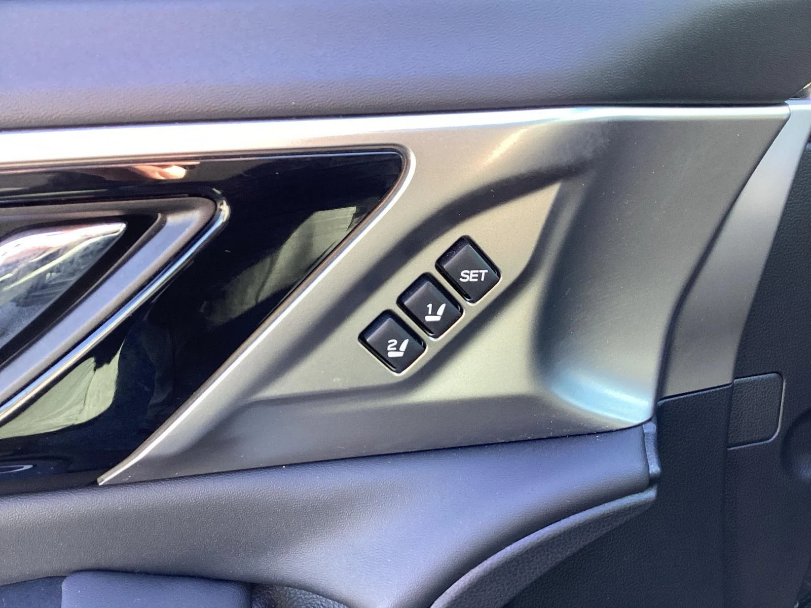 Used 2021 Magnetite Gray Metallic Subaru Limited image 19