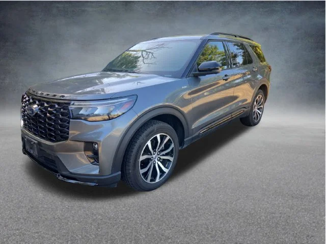Used 2025 Gray Ford ST-Line image 3