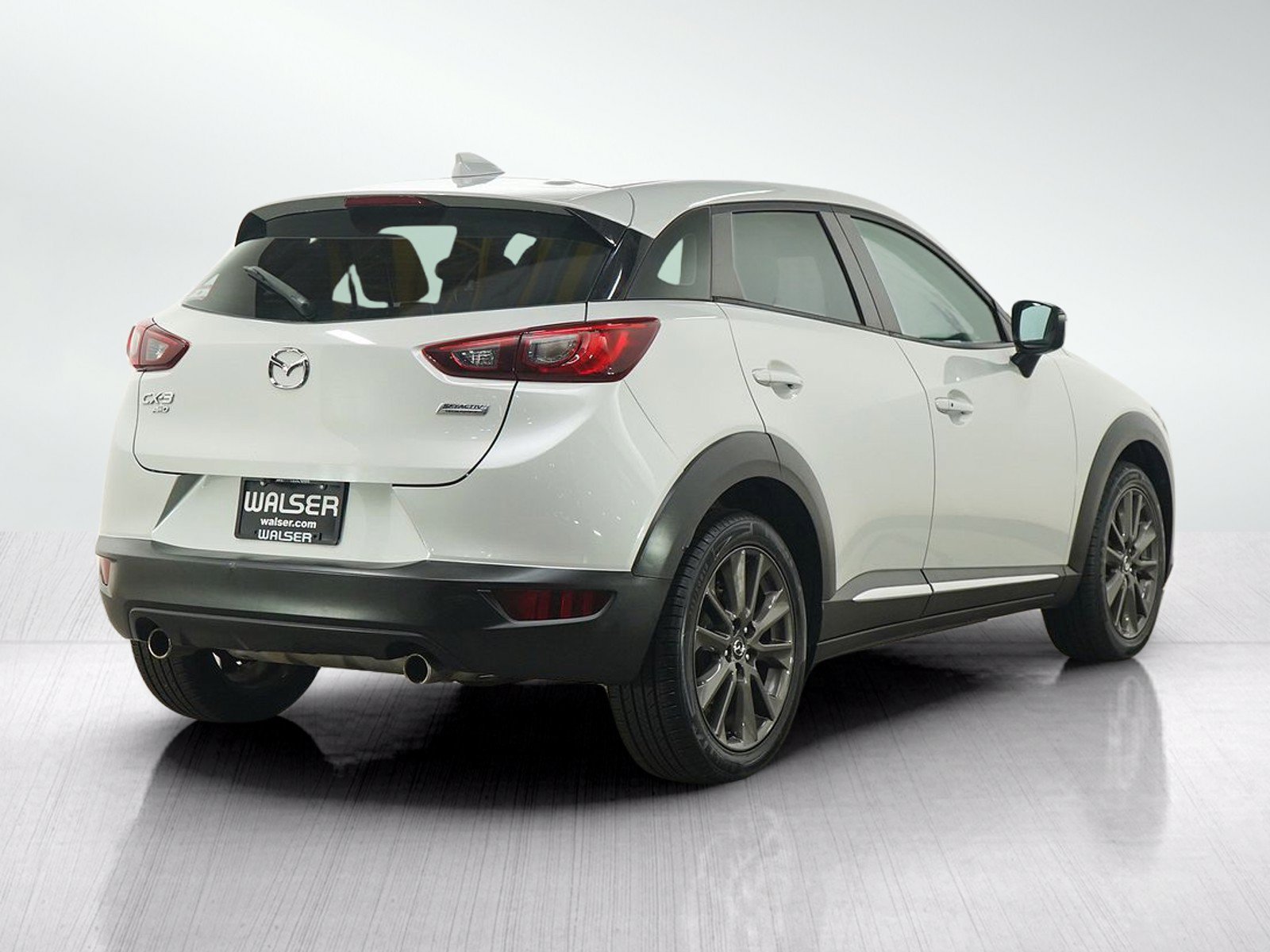 Used 2016 Crystal White Pearl Mica Mazda Grand Touring image 5