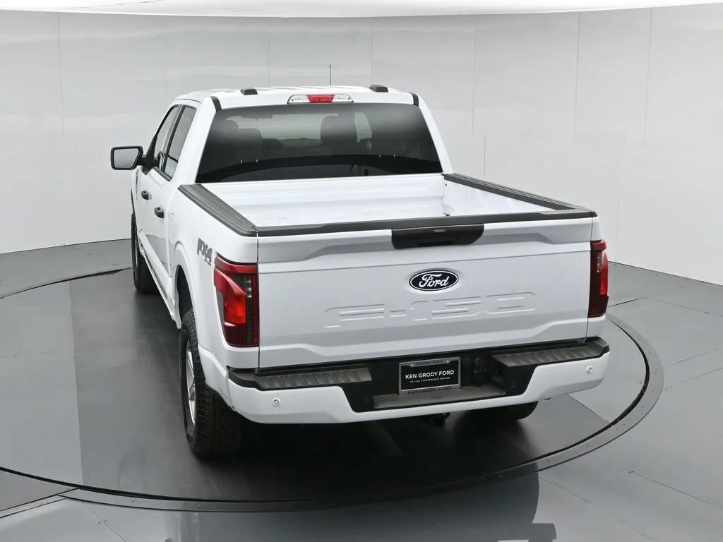 New 2026 Oxford White Ford XLT image 40