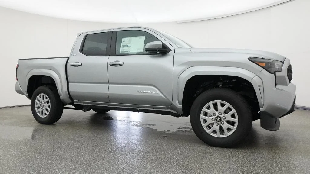 2026 Toyota Tacoma SR5 - Photo 12