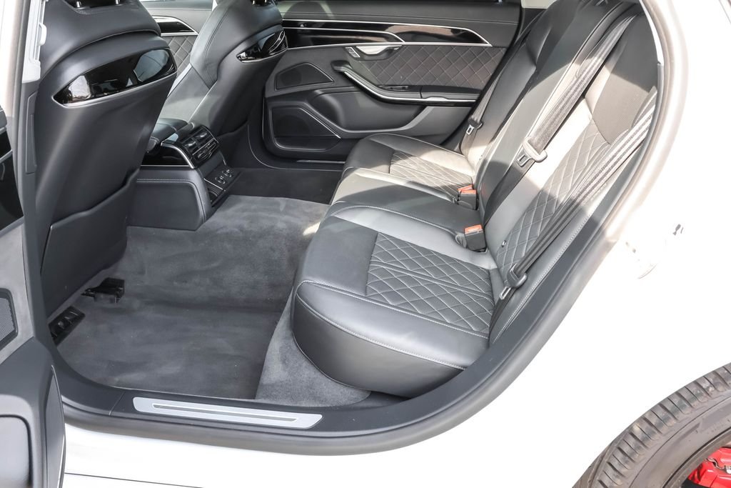 2023 Audi S8 Base - Photo 33