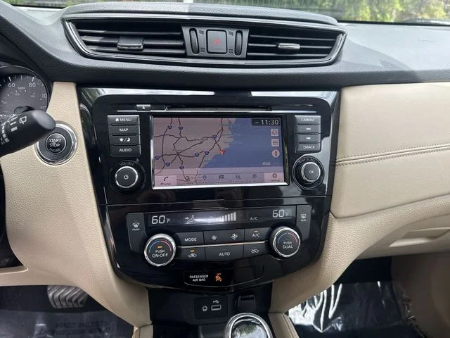 Used 2019 Blue Nissan SL image 22