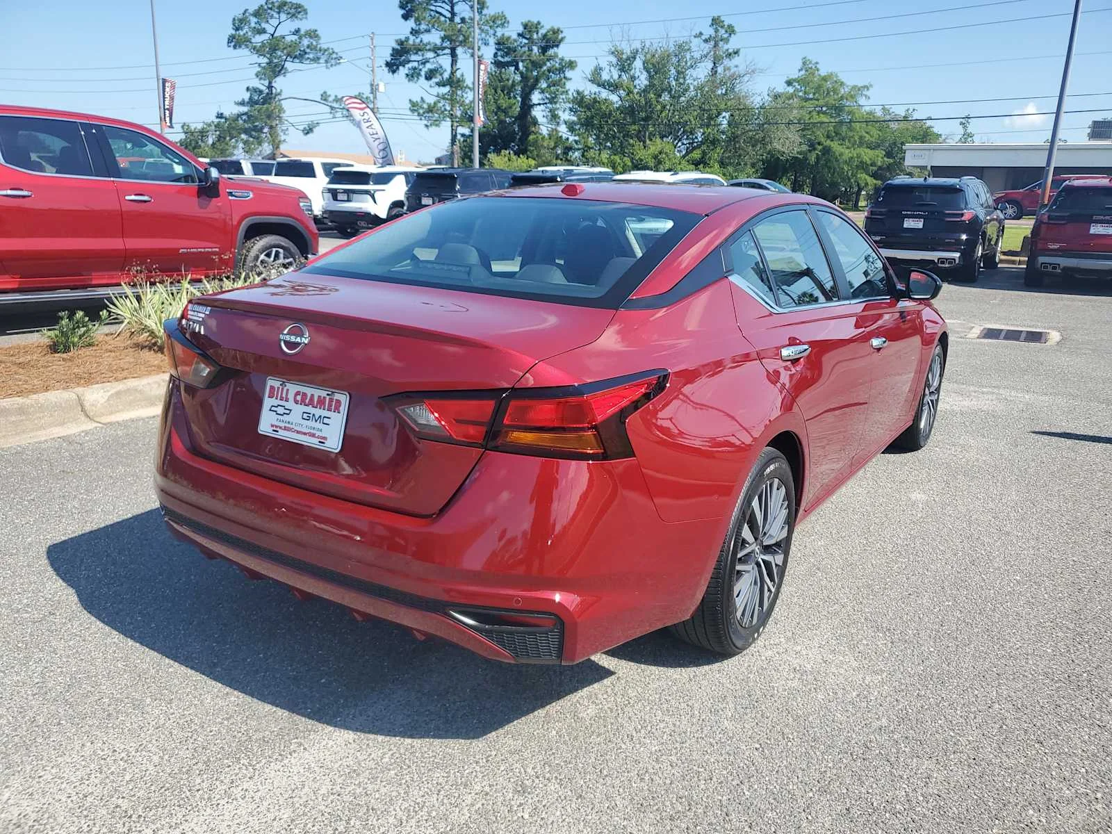 Used 2025 Gray Nissan SV image 6