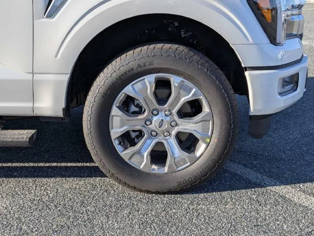 New 2026 Star White Metallic Tri-Coat Ford Platinum® image 41