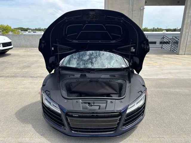 Used 2014 Estoril Blue Crystal Effect Audi V10 image 9