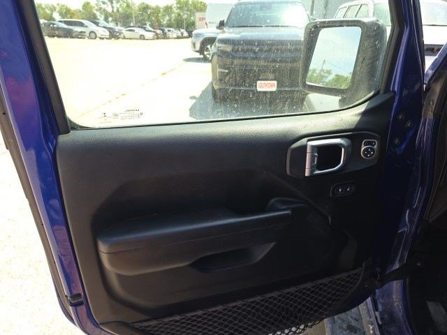 Used 2020 Ocean Blue Metallic Clearcoat Jeep Sport S image 14