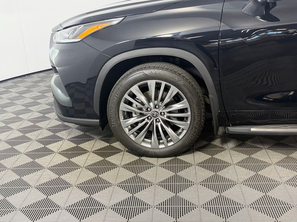 2024 Toyota Highlander Platinum - Photo 9