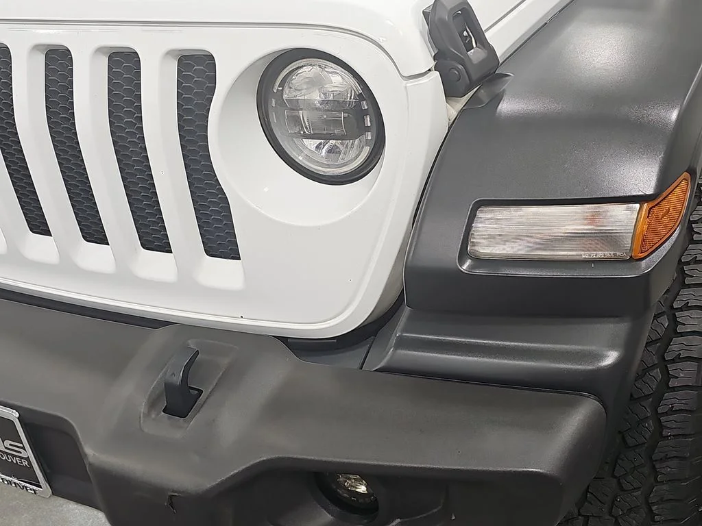 Used 2018 White Jeep Unlimited Sport S image 33