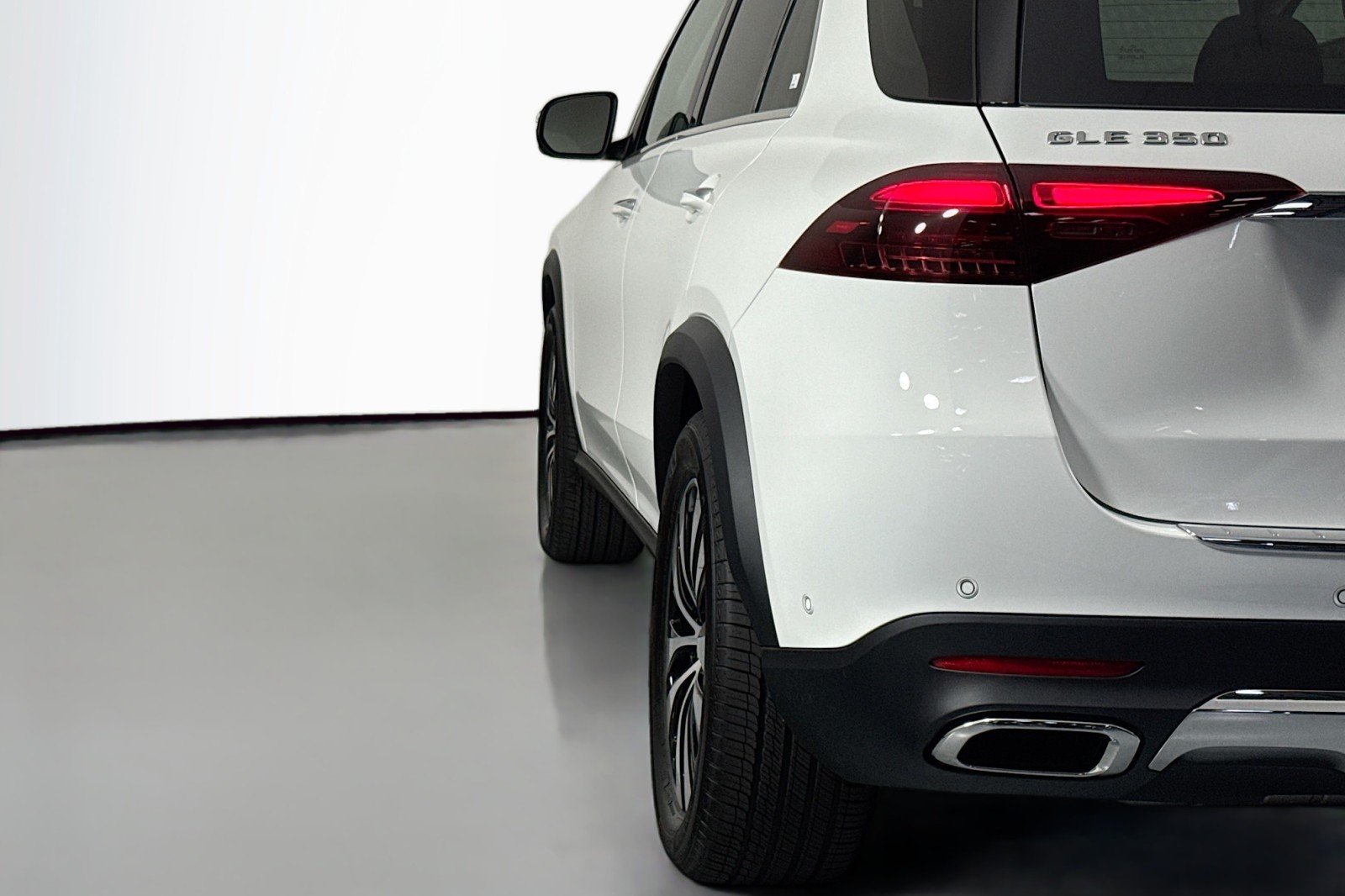 New 2026 Polar White Mercedes-Benz GLE 350 SUV image 14