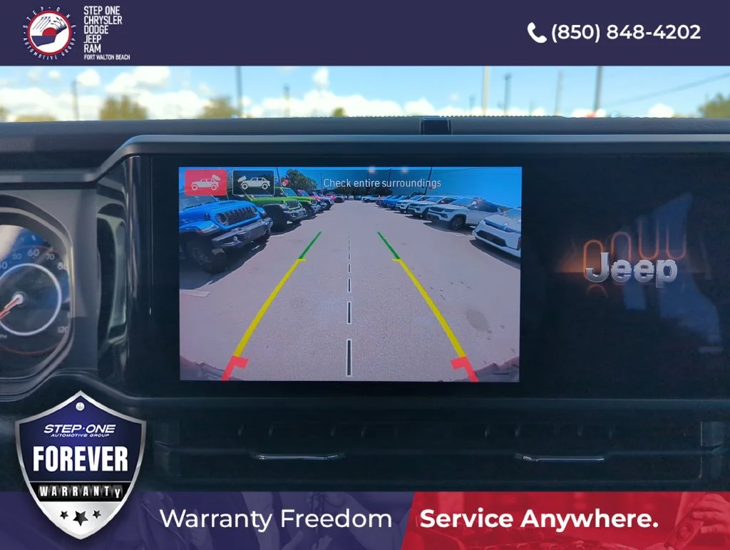Used 2025 White Jeep Rubicon X image 25