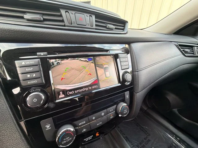 Used 2019 Gray Nissan SV image 25