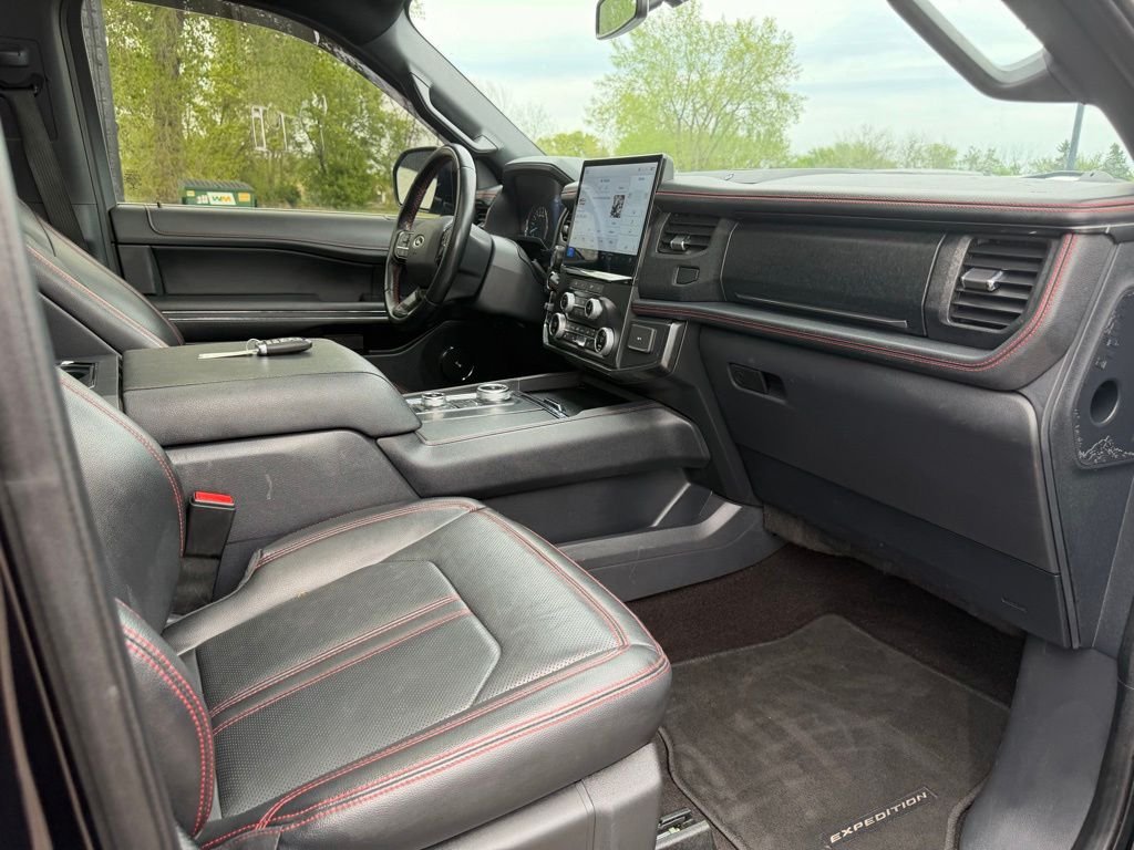 Used 2022 Black Ford Limited image 29