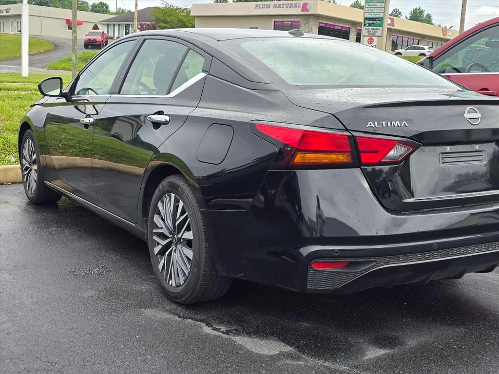 Used 2025 Black Nissan 2.5 SV image 13
