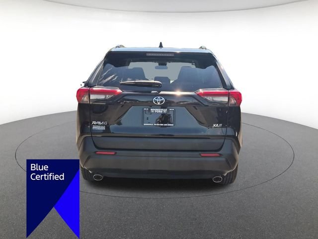 Used 2020 Black Toyota XLE image 4