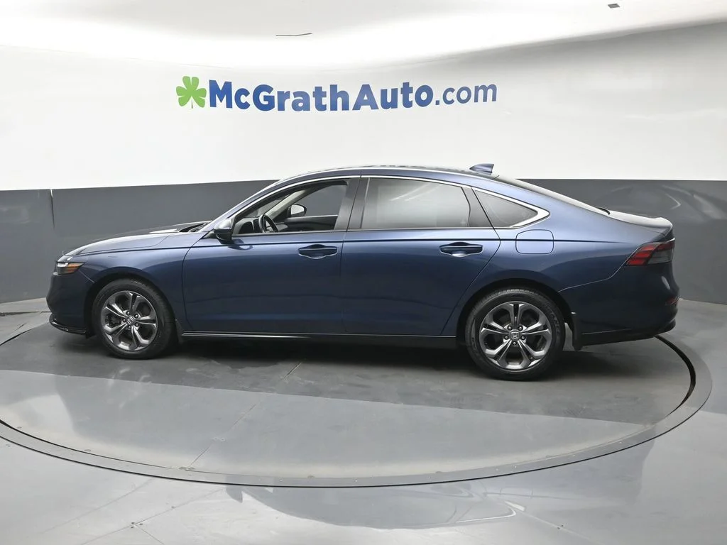 Used 2024 Blue Honda EX-L image 24