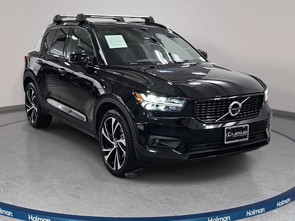 Used 2021 Black Volvo R-Design image 4