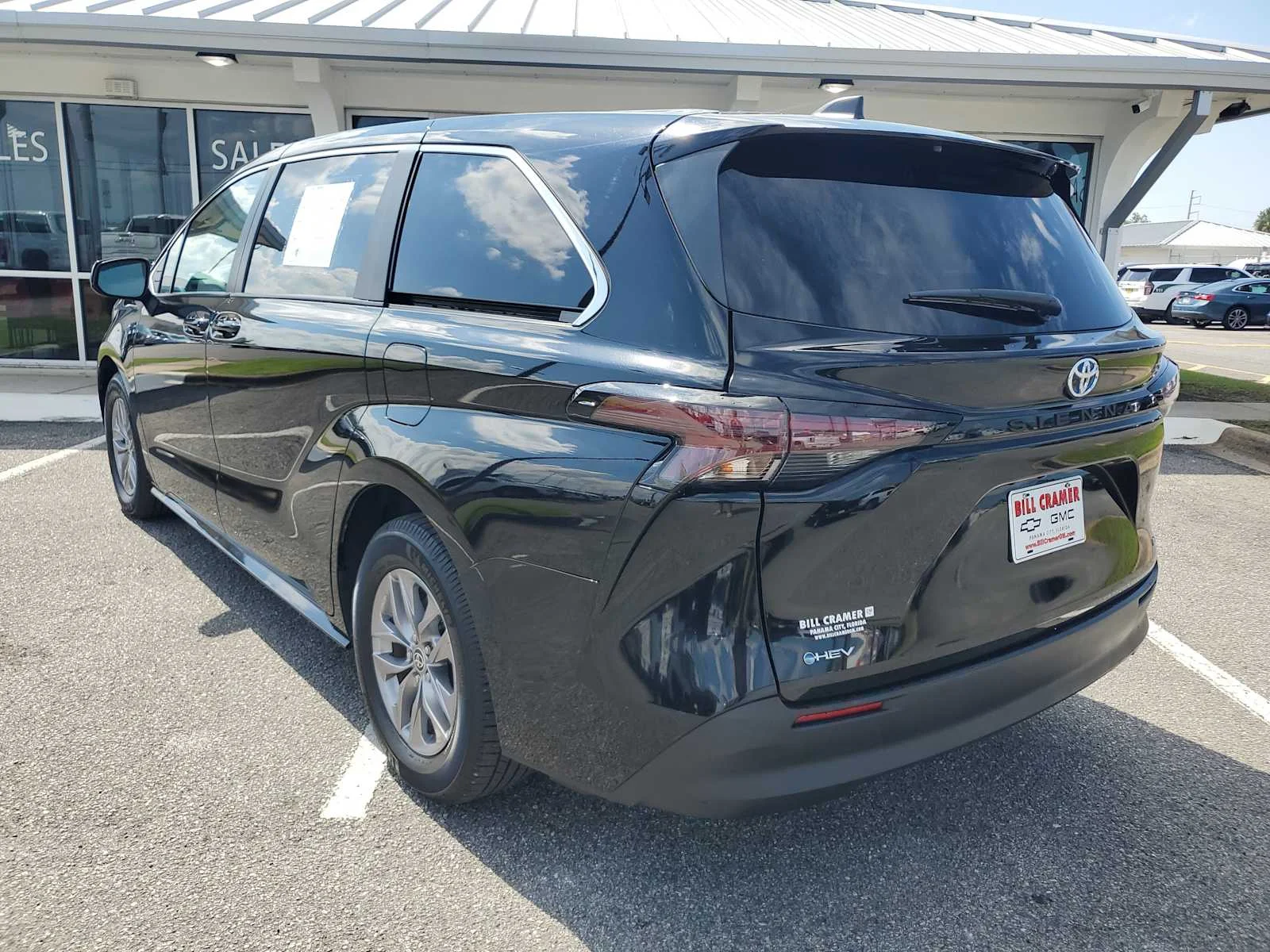 Used 2025  Toyota LE image 3