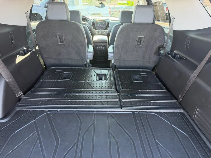 Used 2019 SUMMIT WHITE Chevrolet Premier image 24