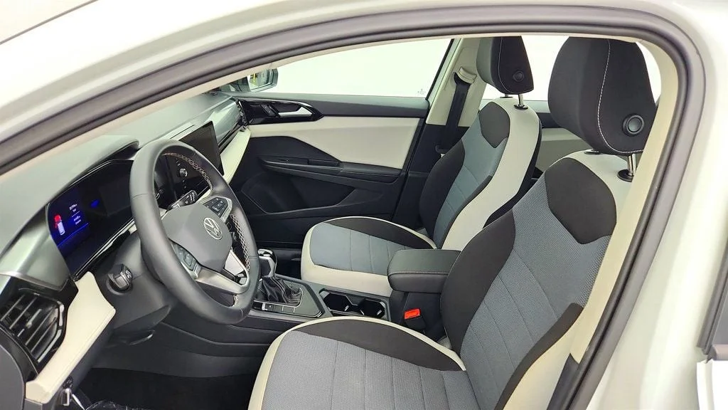 Used 2025 Pure White Volkswagen S FWD image 19
