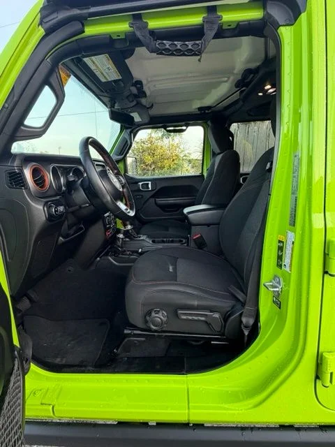 Used 2021 Green Jeep Mojave image 3