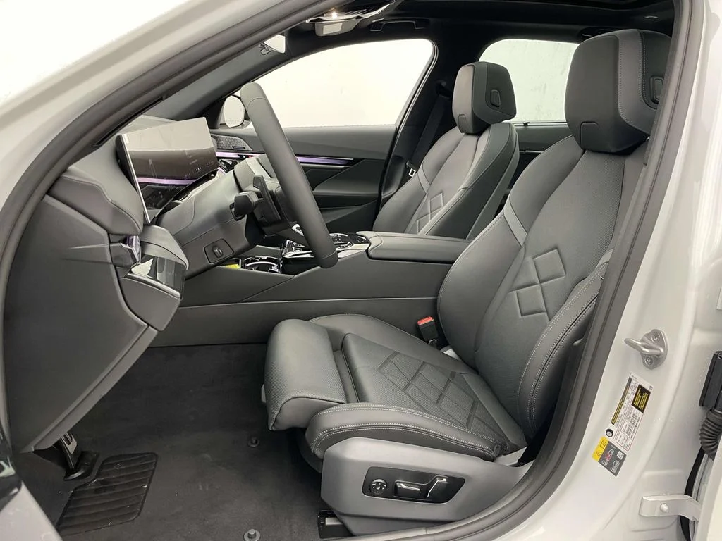 2026 BMW 5 Series 550e - Photo 13