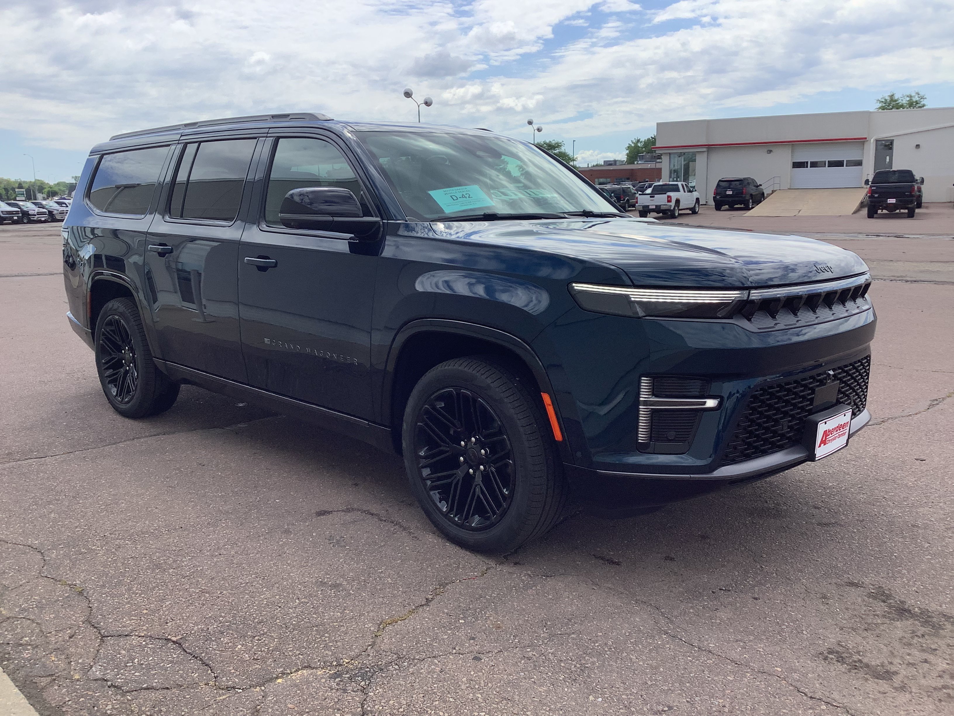 New 2026 Fathom Blue Pearl-Coat Exterior Paint (Late Availability) Jeep Limited Reserve image 3