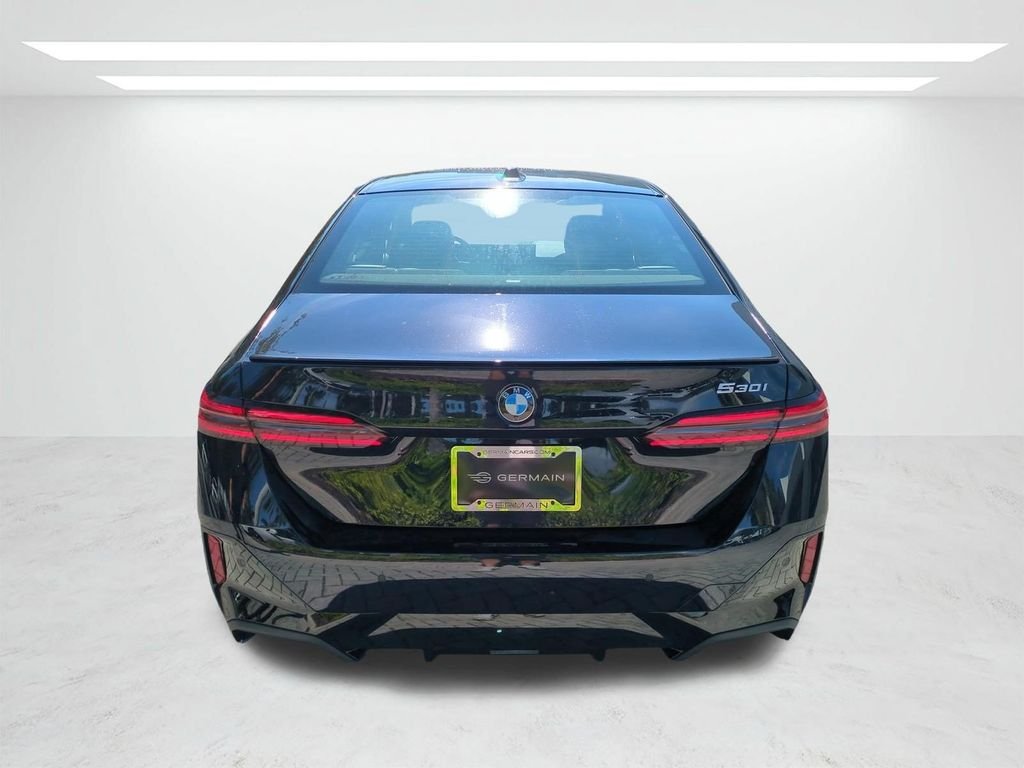 New 2027 Carbon Black Metallic BMW 530i image 5