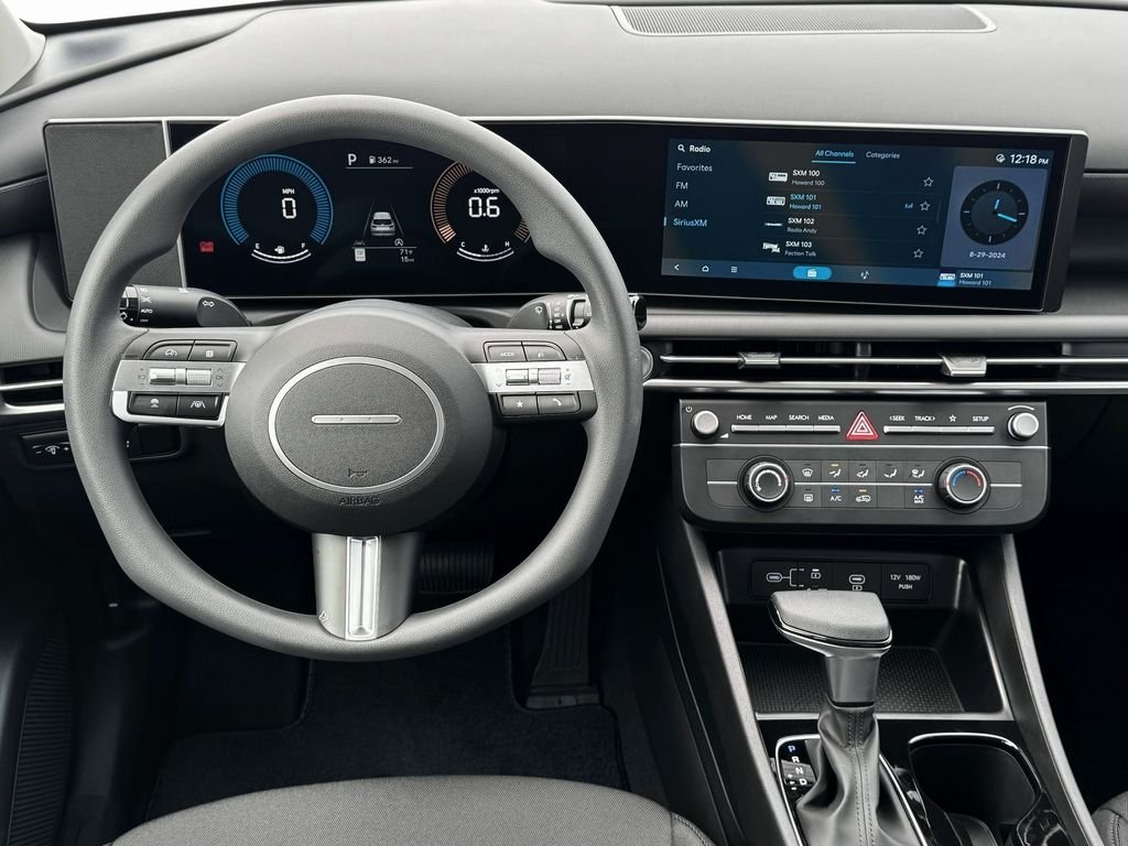 2025 Hyundai Tucson SE - Photo 25