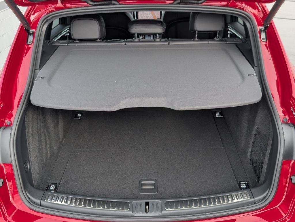 2026 Porsche Macan T - Photo 12