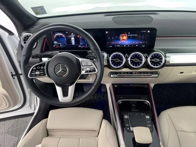 Used 2022 White Mercedes-Benz GLB 250 image 42
