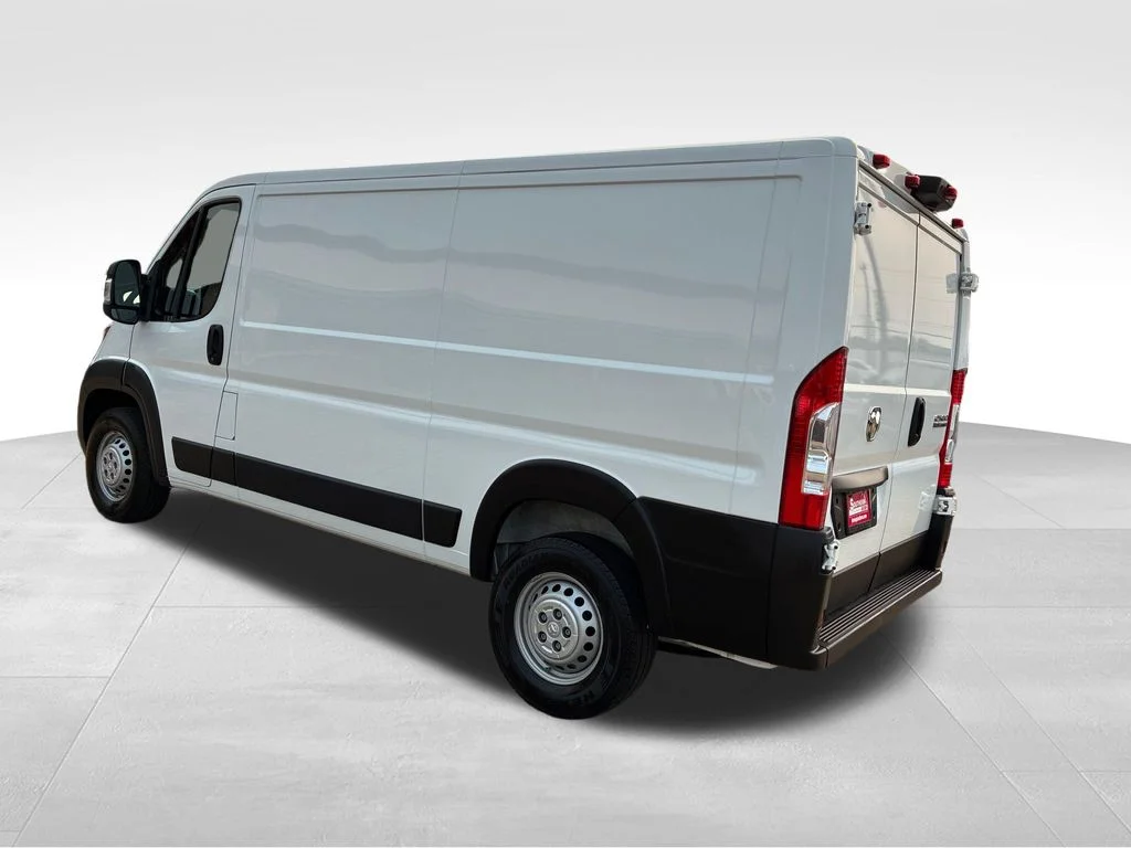 Used 2025 White Ram Base image 3
