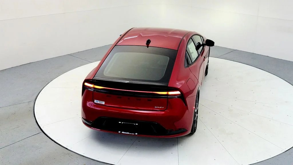 2026 Toyota Prius Plug-in Hybrid XSE - Photo 13