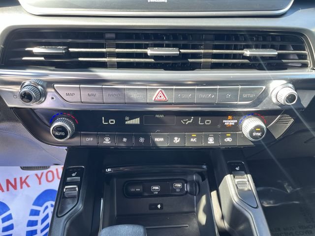 Used 2022 White Kia S image 19